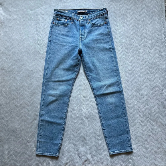 Levi’s Premium Wedgie Skinny Jeans Light Wash Blue Size 26 - Picture 2 of 7